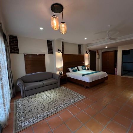 Botanica Mansion Bed and Breakfast Balik Pulau Exteriör bild
