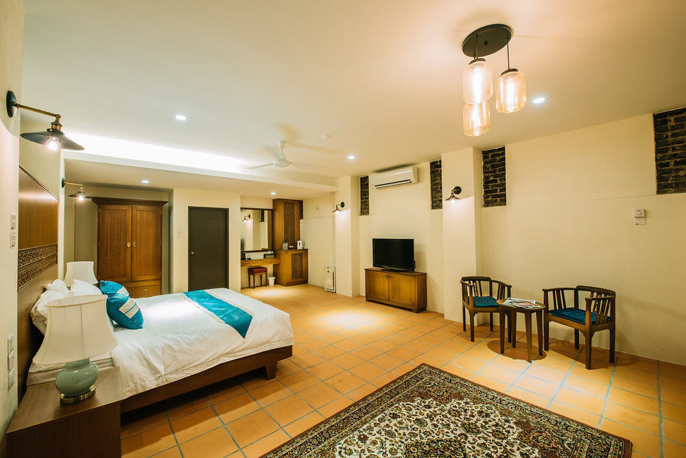 Botanica Mansion Bed and Breakfast Balik Pulau Exteriör bild