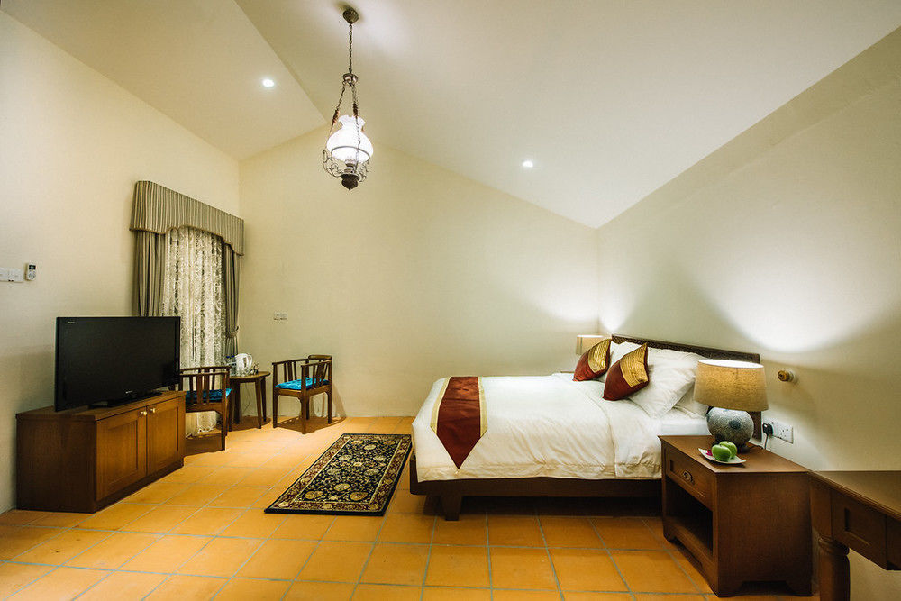 Botanica Mansion Bed and Breakfast Balik Pulau Exteriör bild