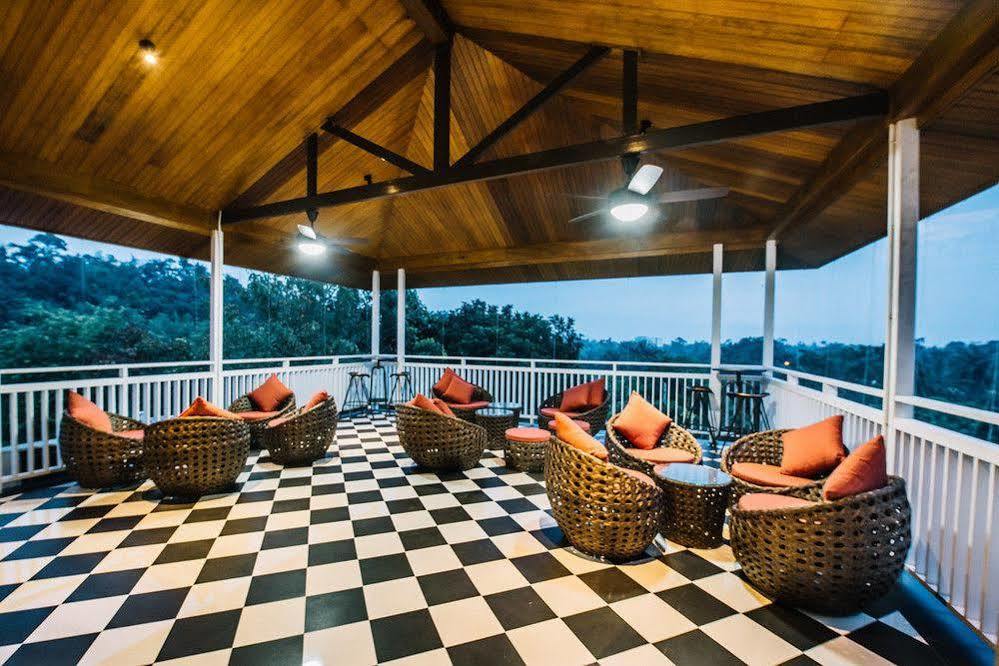 Botanica Mansion Bed and Breakfast Balik Pulau Exteriör bild